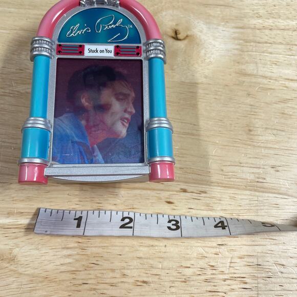 2006 Elvis Presley Jukebox Lenticular Face Stuck On You Sound Ornament GUC Works - Picture 7 of 8
